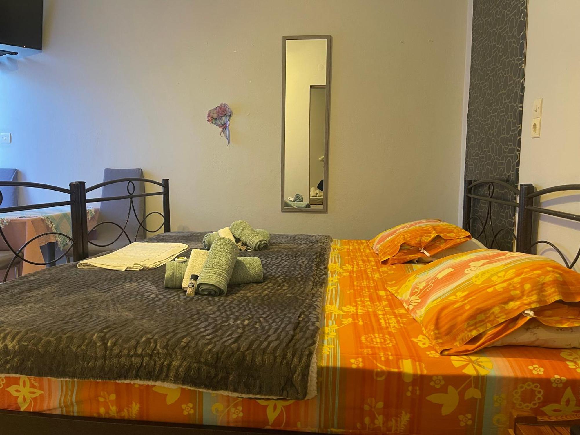 Pislis Rooms Kamena Vourla Exterior foto